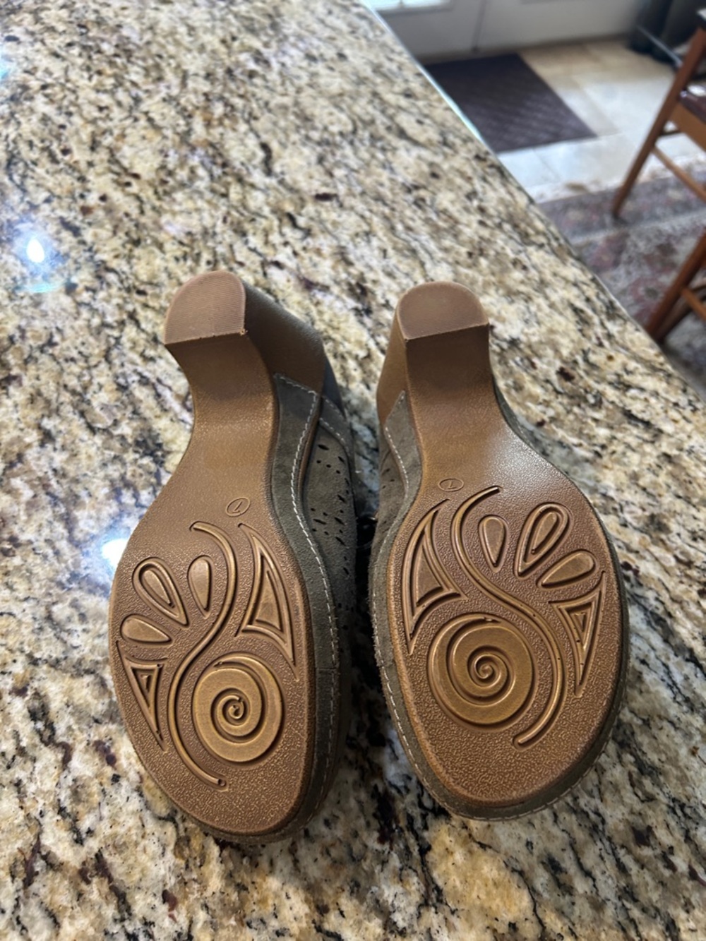White Mountain Olive Green Suede Mary Jane Heels - Picture 12 of 15